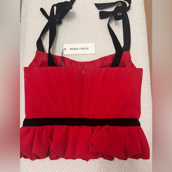 New with tags ! Prabal Gurung Elegant Red Women's Top with Black Accents - Picture 7 of 8